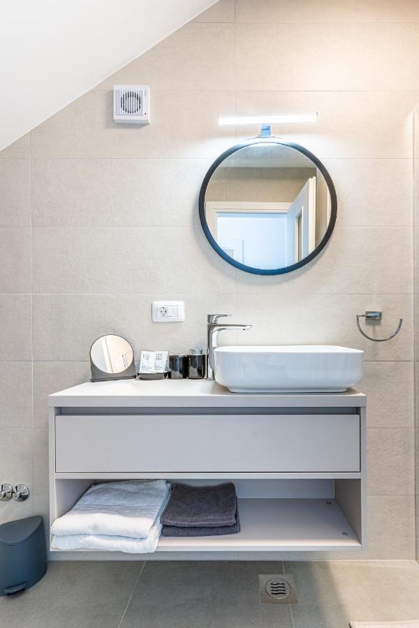 New 4 Star Apartment M&A In Town Cres Extérieur photo