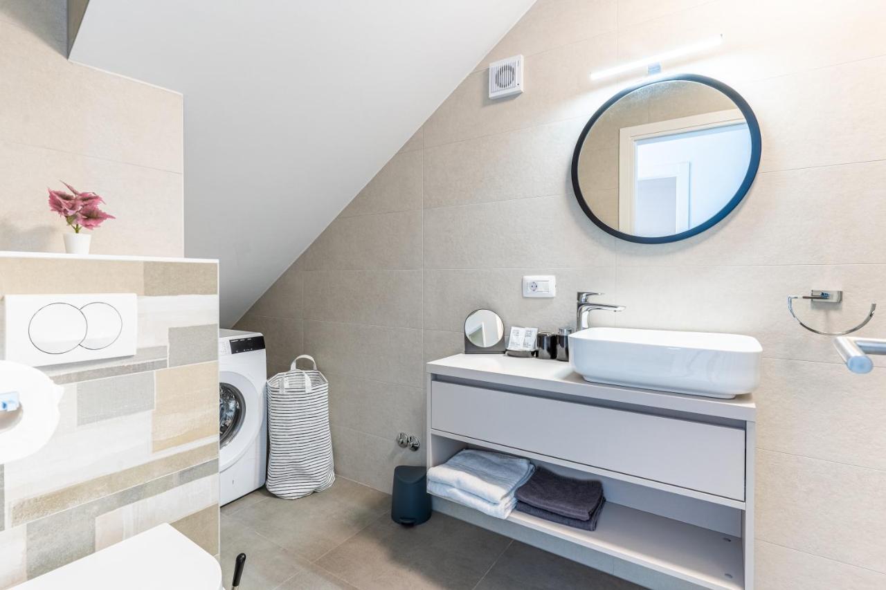New 4 Star Apartment M&A In Town Cres Extérieur photo