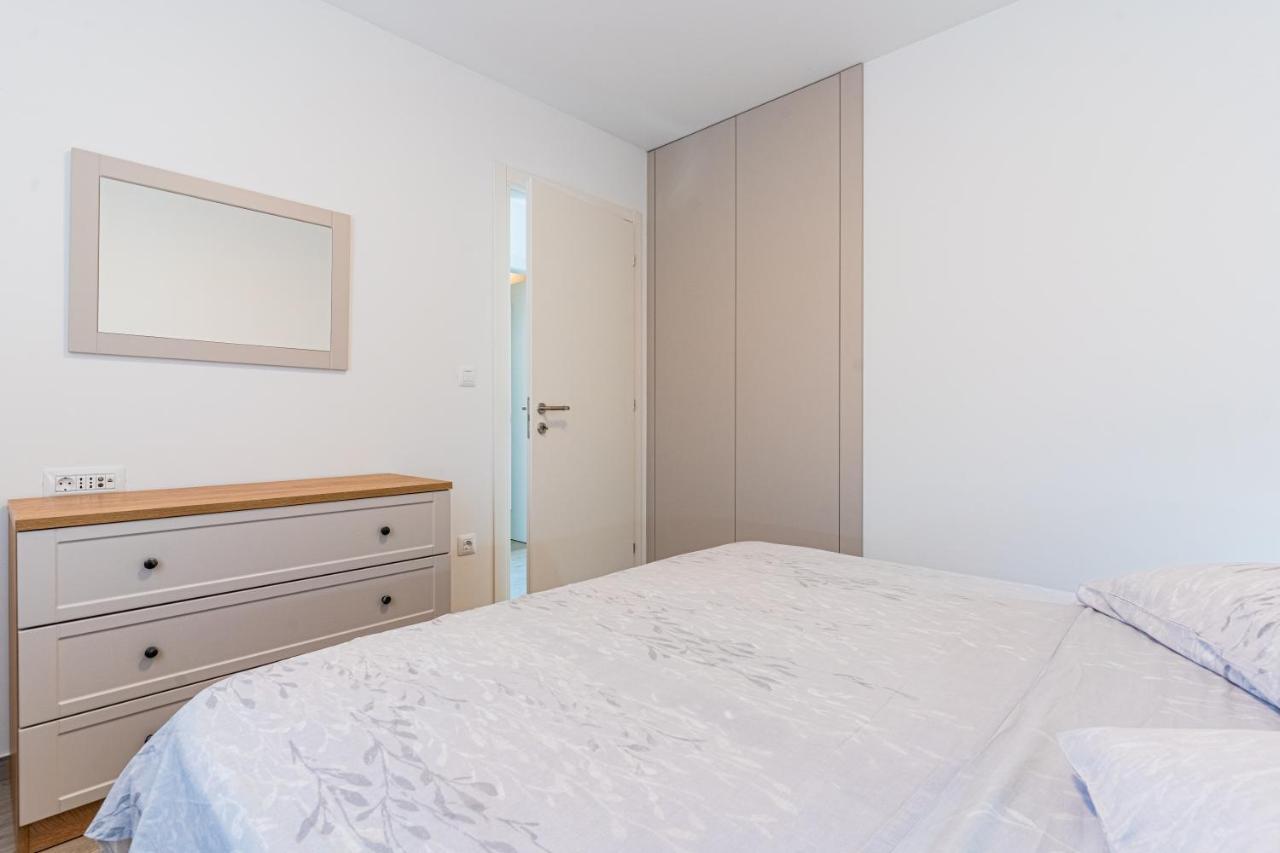 New 4 Star Apartment M&A In Town Cres Extérieur photo